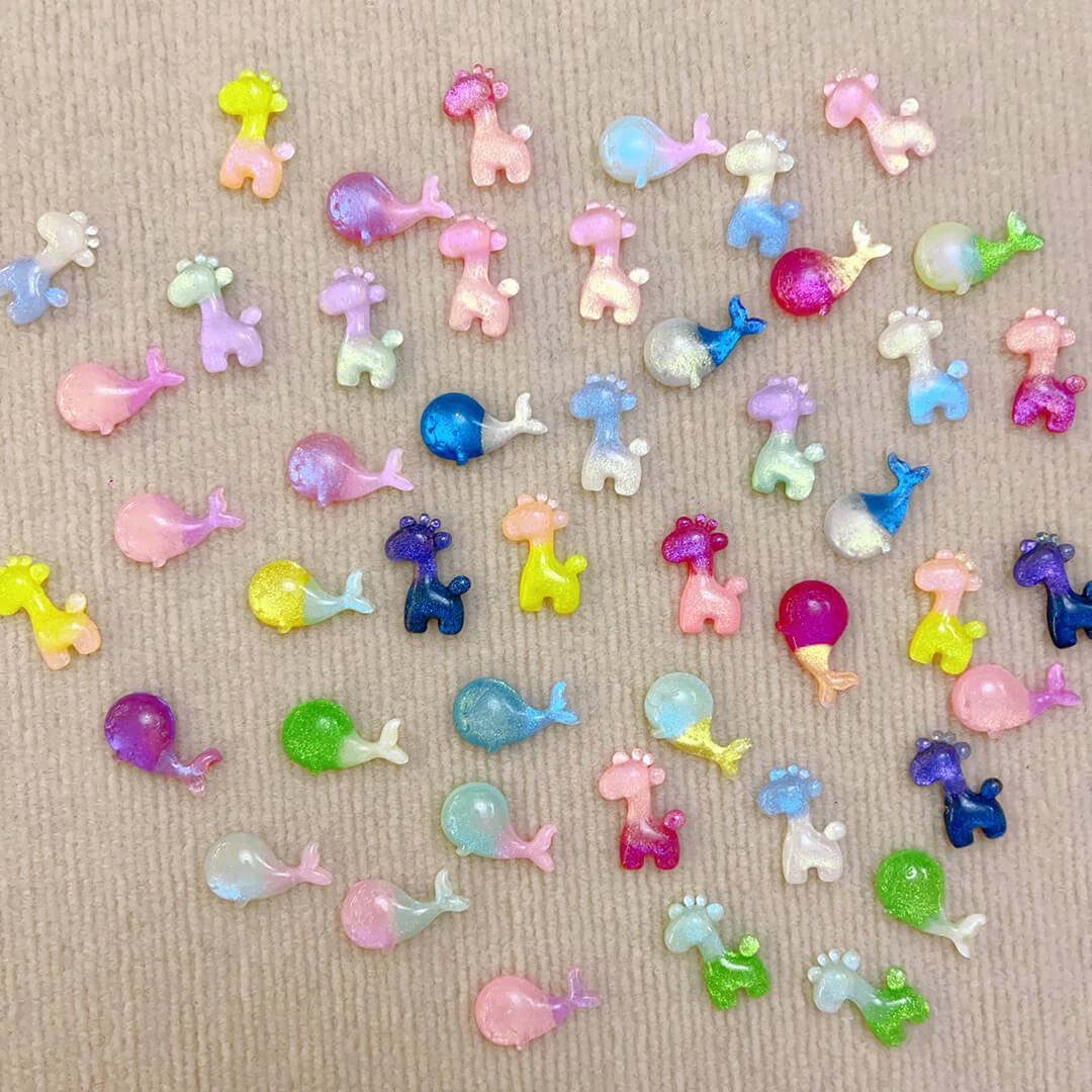 A294-Resin Giraffe&Whale Charm (Color Matching Game)